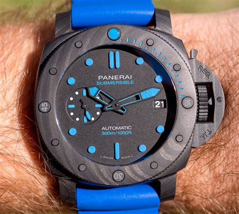 Panerai Submersible Carbotech PAM 960 Review.